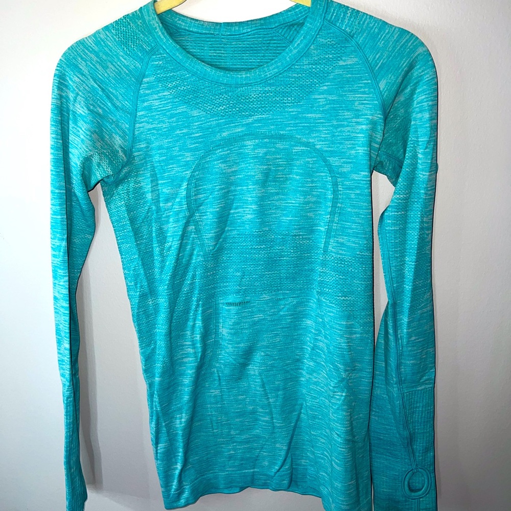 Lululemon long sleeve athletic top